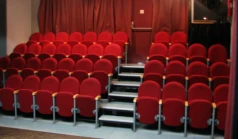 Tres petite salle  45 places